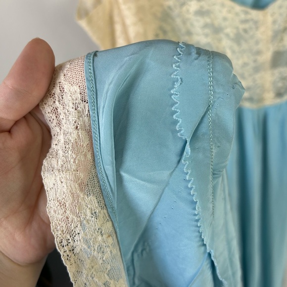 1940’s PLUS SIZE Joy Lingerie Co. Blue Satin Cream Lace Maxi Slip Dressing Gown - Picture 16 of 16